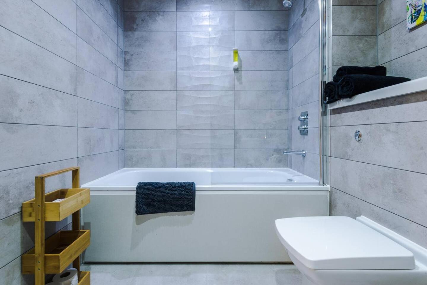 High Reviewed 1-Bed With Parking Central Location Liverpool Zewnętrze zdjęcie